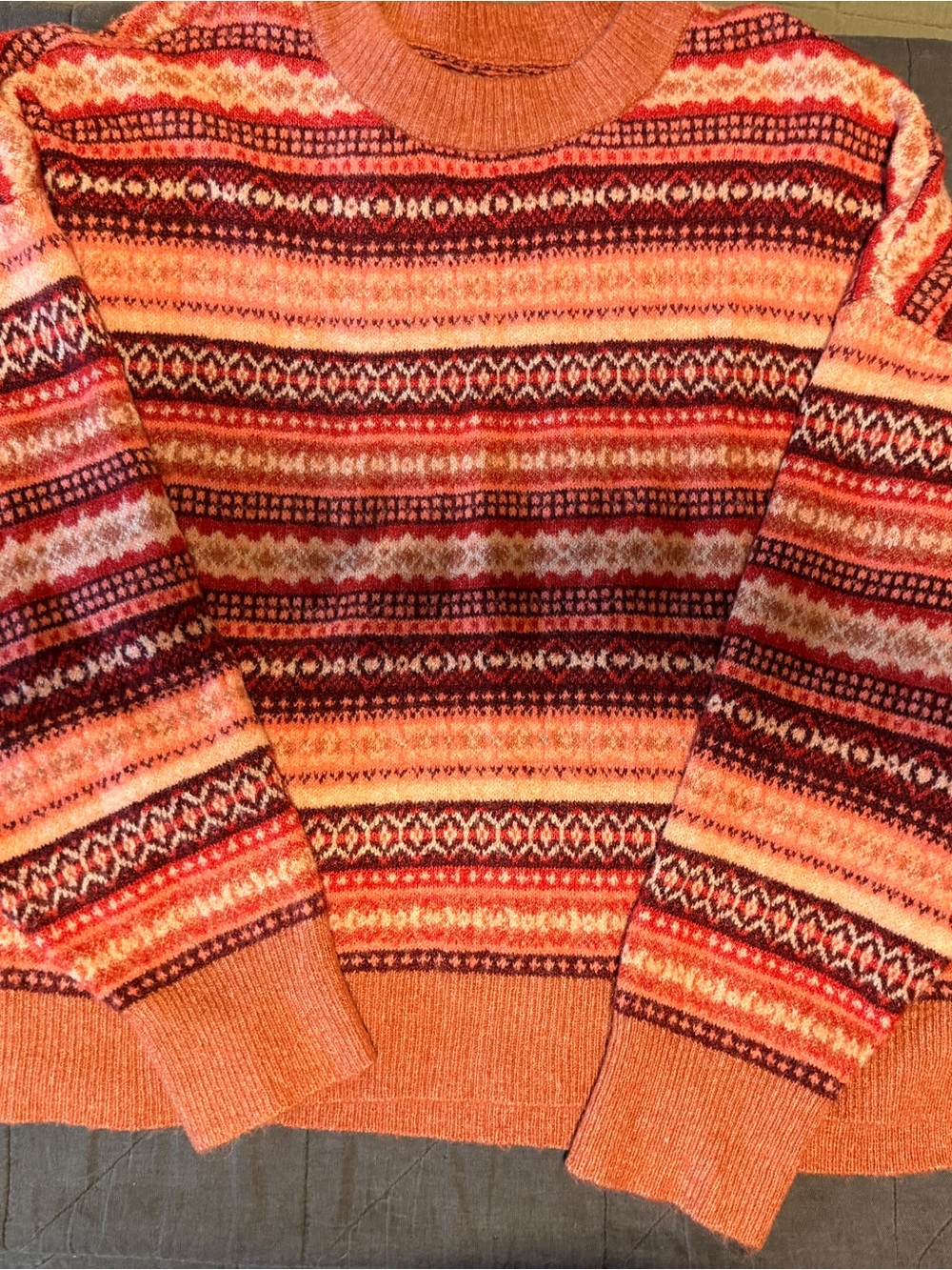 Womens AE Fair Isle Crewneck Sweater - Coral Red Pattern